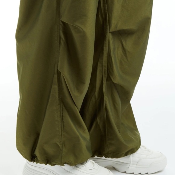 Tractr Black Summer Weight Parachute Pants Medium - Picture 2 of 7